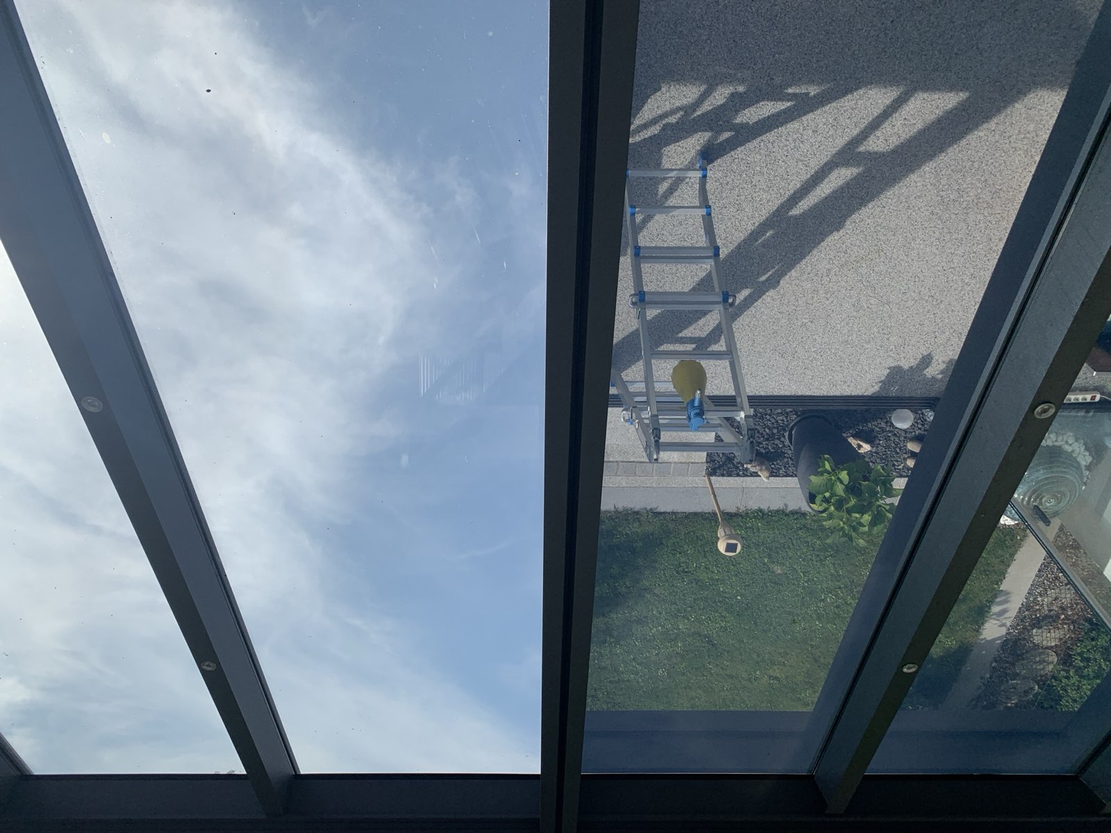 Glasdach mit Sonnenschutzfolie, Blick nach oben